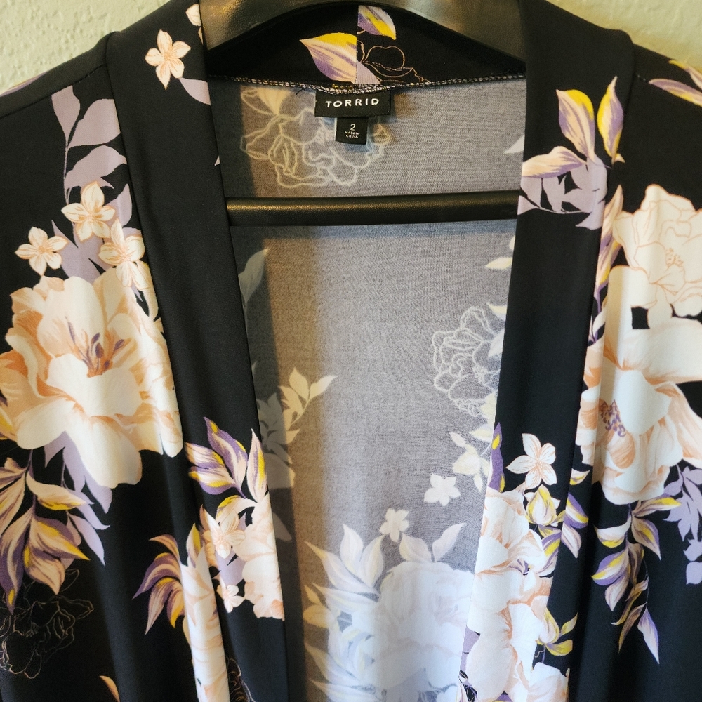 Torrid - 2X - Floral Stretch Open Front Drape Cardigan - Picture 2 of 7